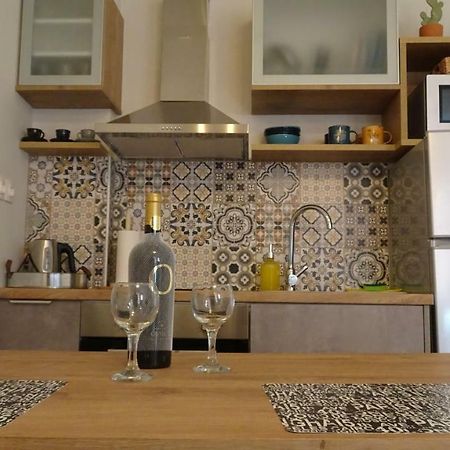 Elegant And Comfortable Apartment In The City Center Ермополи Екстериор снимка