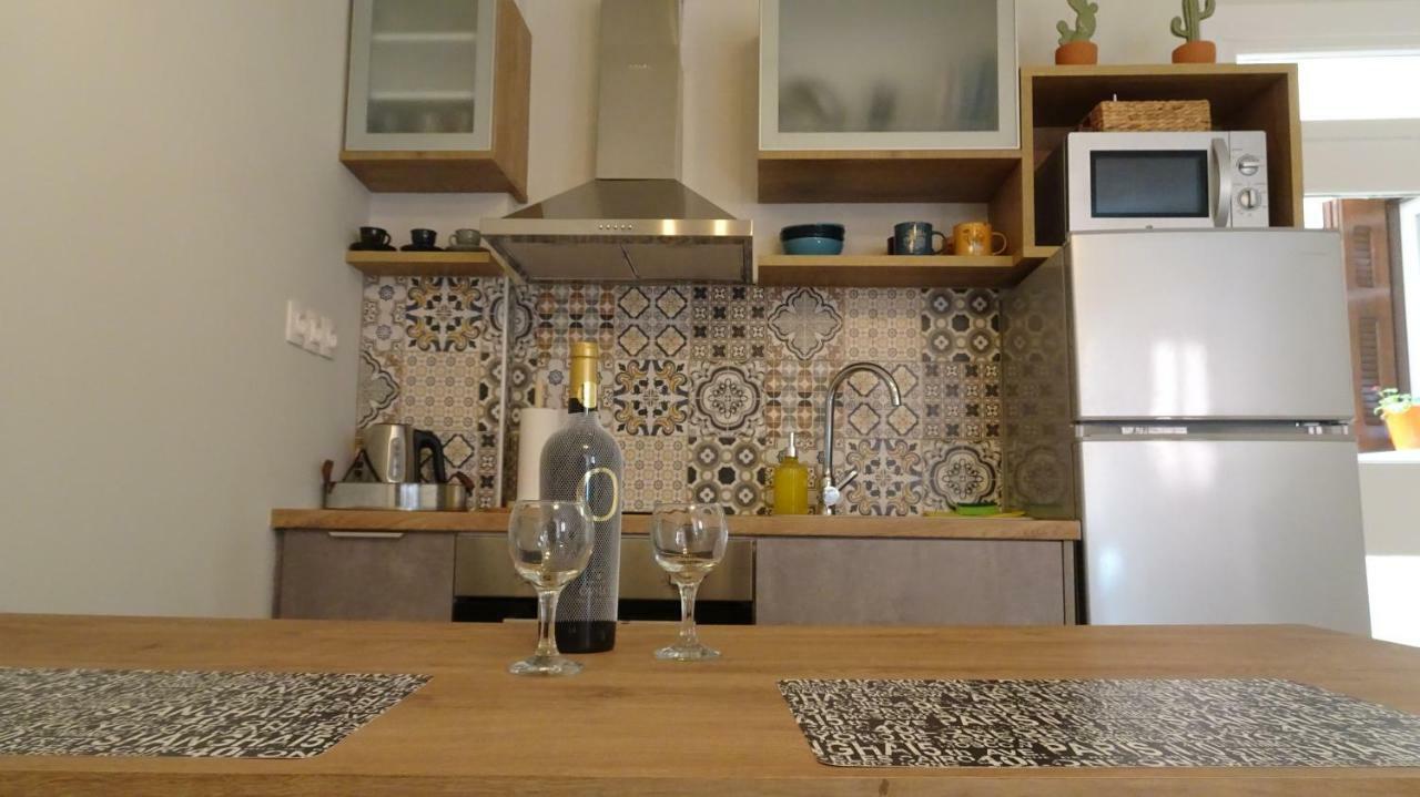 Elegant And Comfortable Apartment In The City Center Ермополи Екстериор снимка