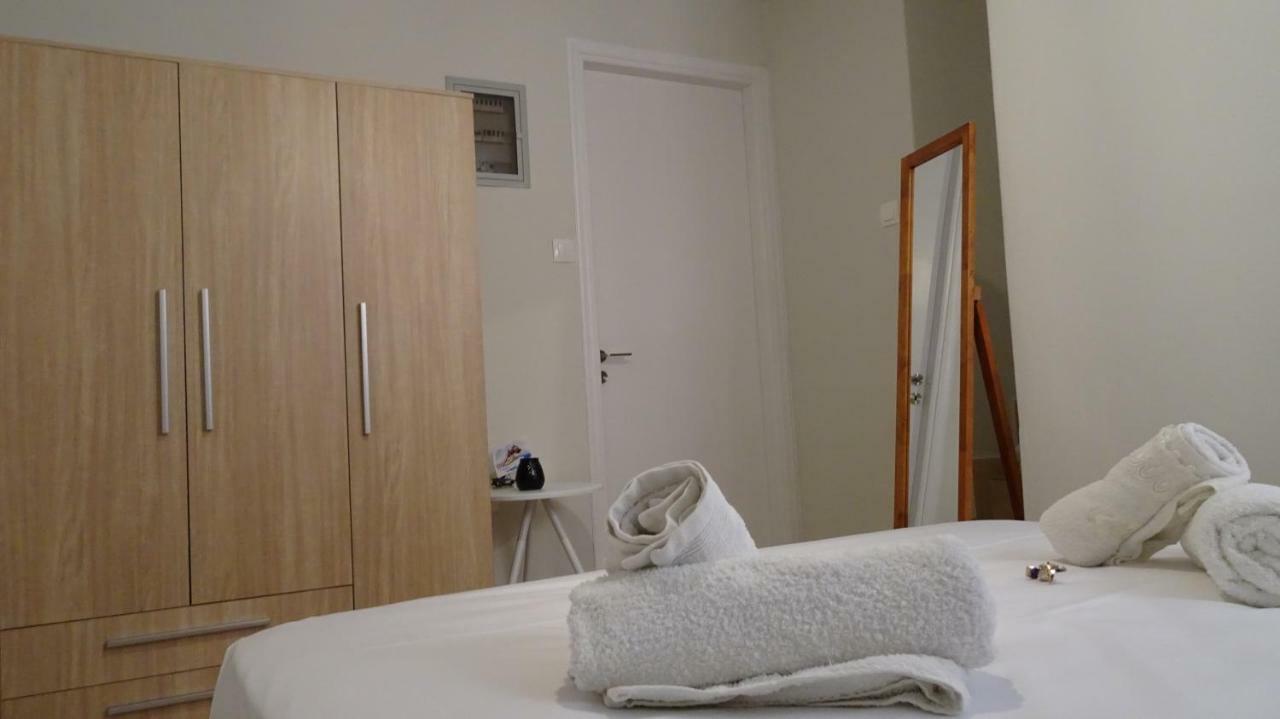 Elegant And Comfortable Apartment In The City Center Ермополи Екстериор снимка
