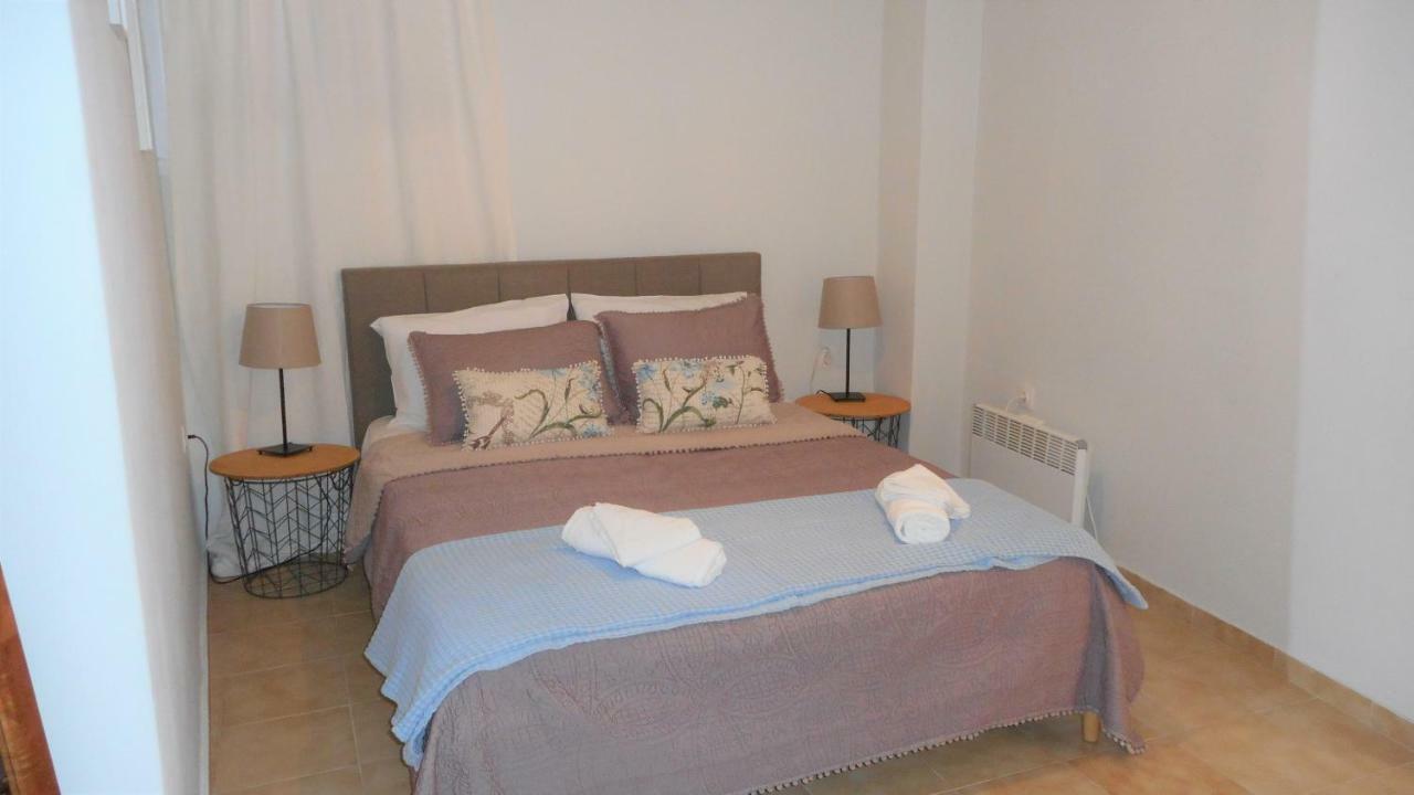 Elegant And Comfortable Apartment In The City Center Ермополи Екстериор снимка